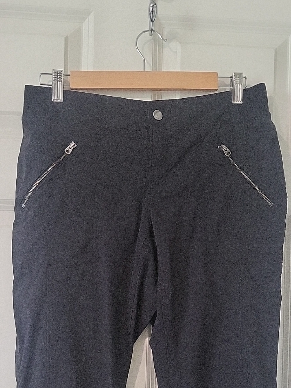 Women’s Athleta Trekkie Jogger Pants Size 8 Black Athletic Travel Pants - Picture 6 of 11